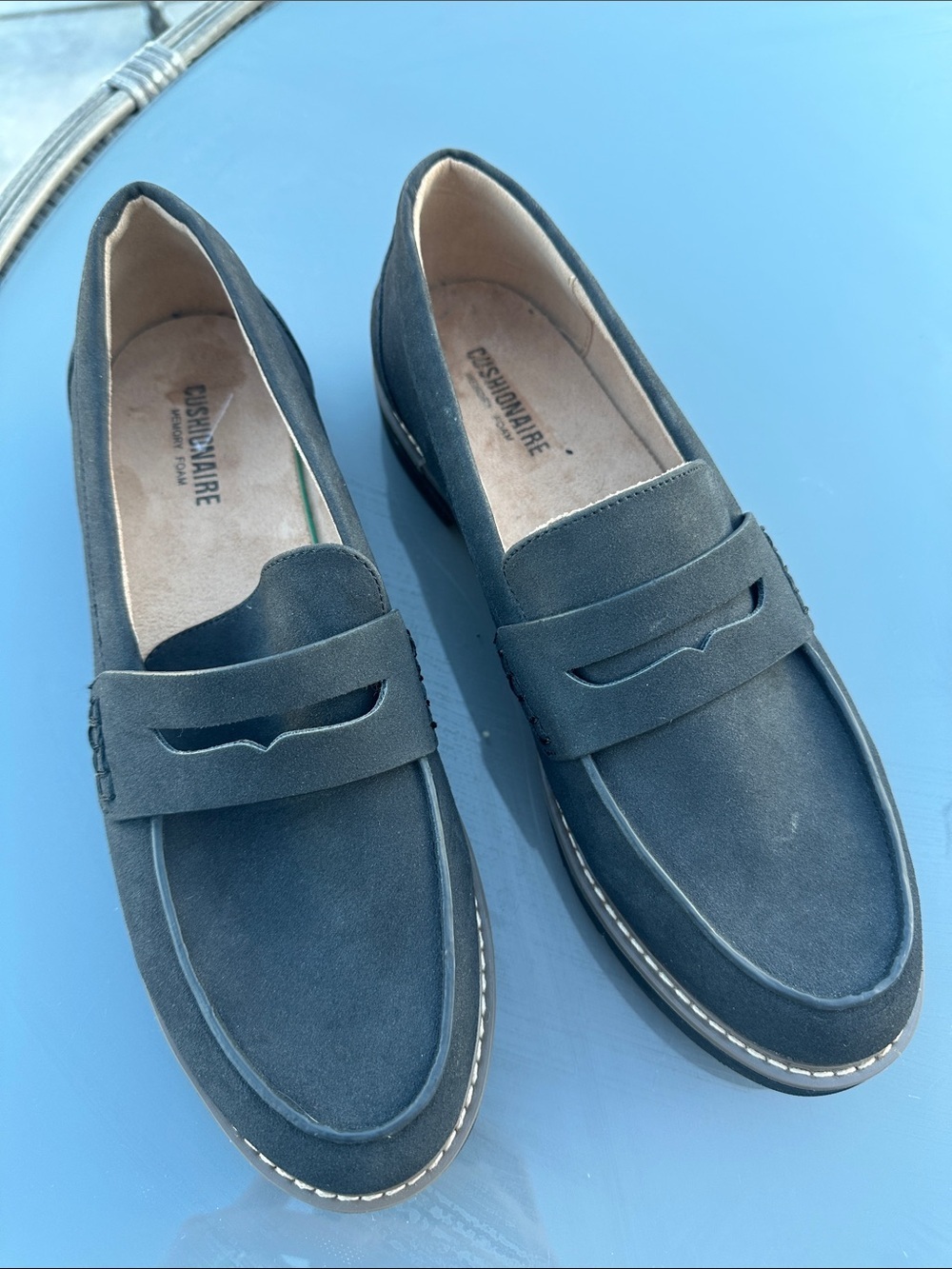 Cushionaire memory foam women’s black loafers size 10 NWOTs